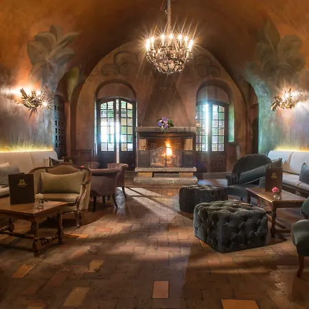 Chateau Le Cagnard Отель Кань-сюр-Мер