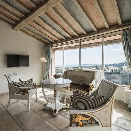 Chateau Le Cagnard 4* كانيو سور مير