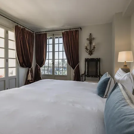 Chateau Le Cagnard فندق كانيو سور مير