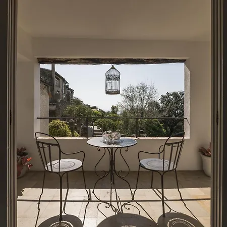 Chateau Le Cagnard فندق