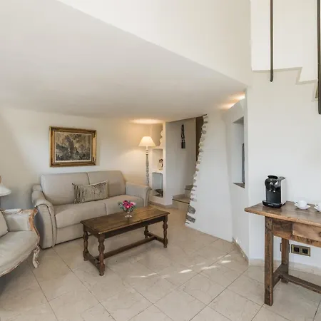 Chateau Le Cagnard كانيو سور مير