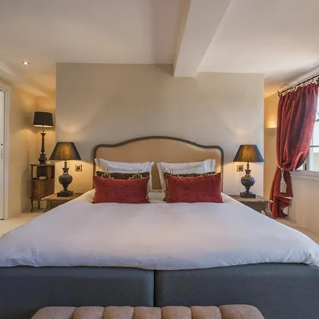 Chateau Le Cagnard فندق 4*