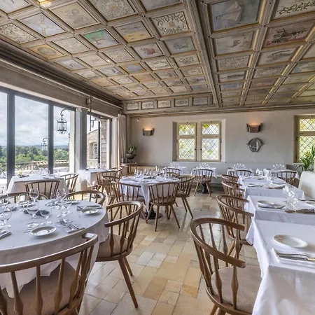 Chateau Le Cagnard 4* كانيو سور مير