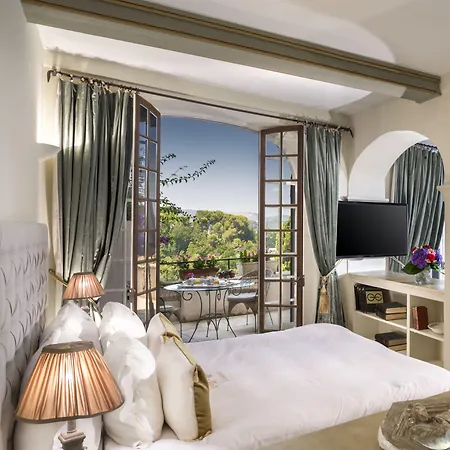 Chateau Le Cagnard 4* كانيو سور مير