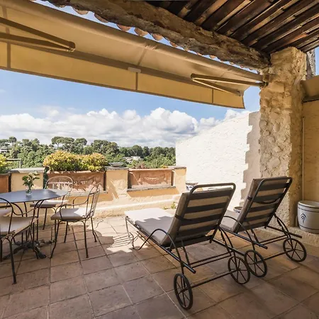 Chateau Le Cagnard 4*