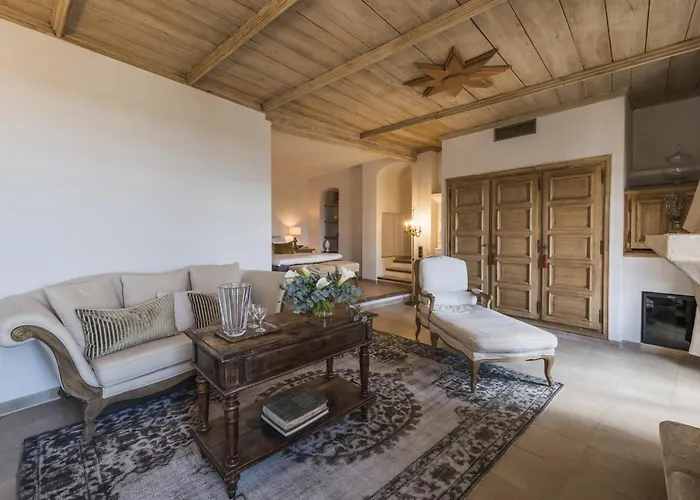 Chateau Le Cagnard 4* كانيو سور مير