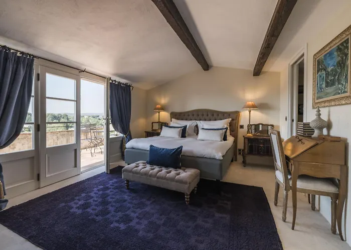 Chateau Le Cagnard מלון 4*