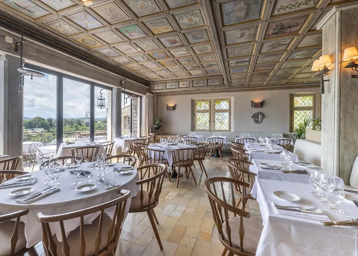 Chateau Le Cagnard 4* كانيو سور مير