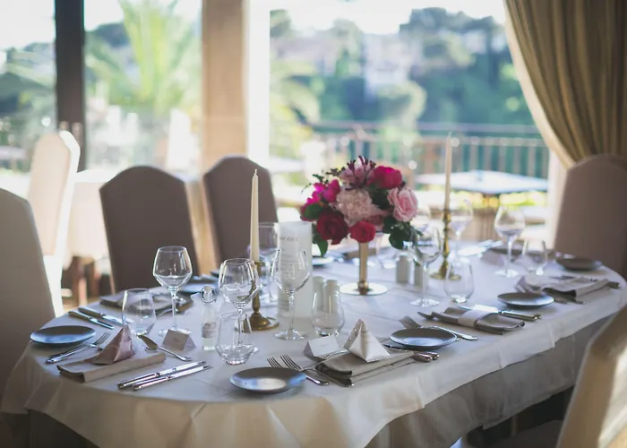 Chateau Le Cagnard فندق