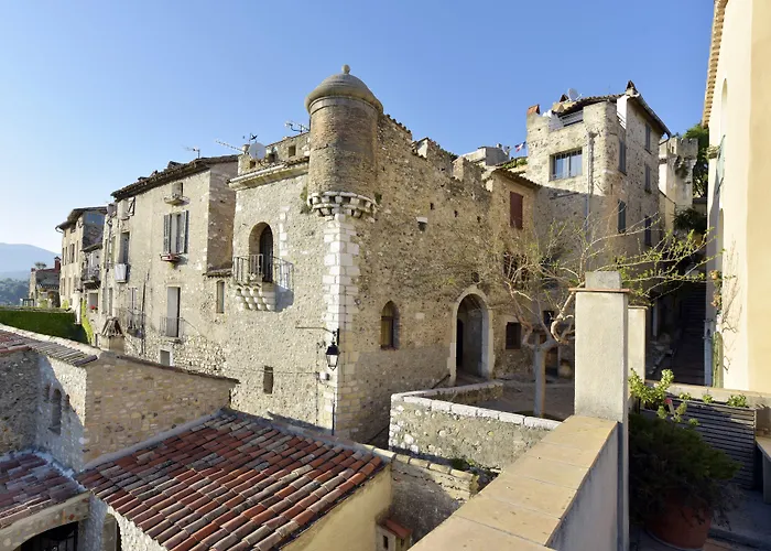 מלון Chateau Le Cagnard
