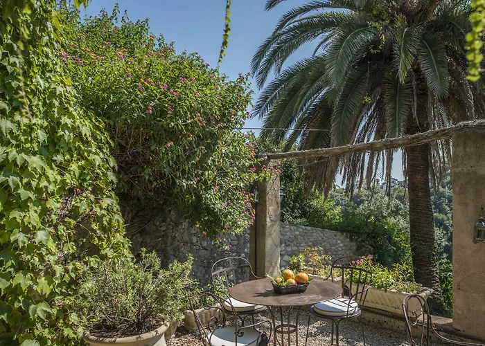 Chateau Le Cagnard فندق كانيو سور مير