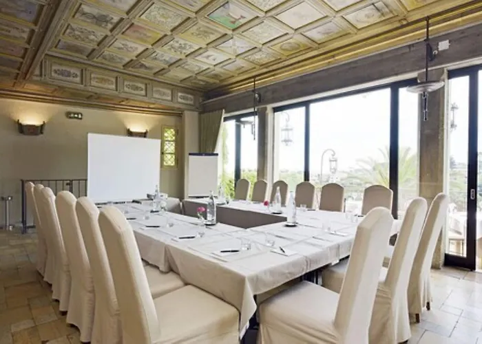 מלון Chateau Le Cagnard 4*
