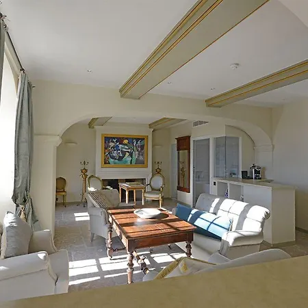 Chateau Le Cagnard Hotel 4*