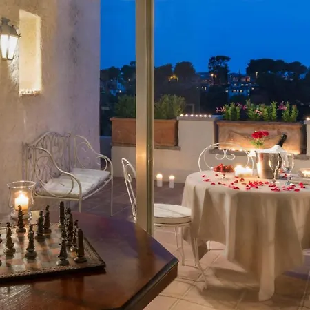 호텔 Chateau Le Cagnard 4*