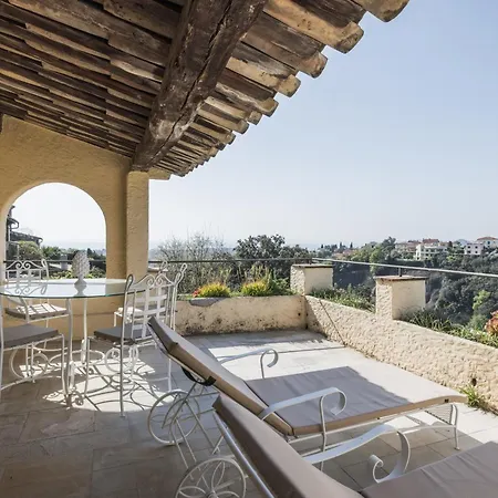 Chateau Le Cagnard Hotell 4*