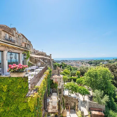 Hotell Chateau Le Cagnard 4*
