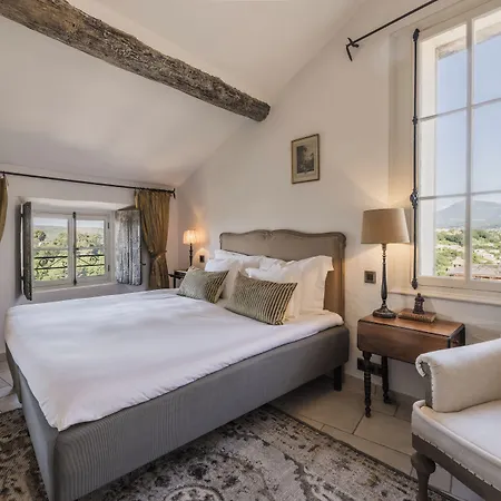 Hotel Chateau Le Cagnard 4*