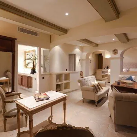 Hotel Chateau Le Cagnard 4*
