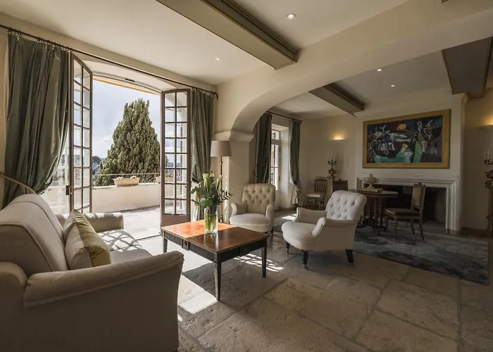 Hotel Chateau Le Cagnard 4*