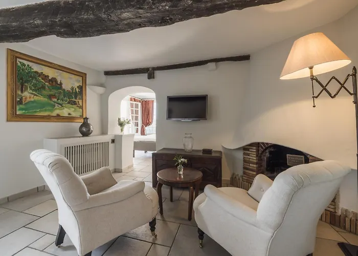 فندق Chateau Le Cagnard