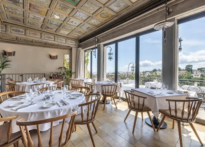 Chateau Le Cagnard Hotel