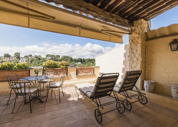 Chateau Le Cagnard 4*