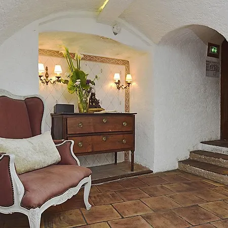 Château Le Cagnard Hotel 4*