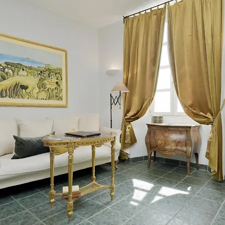 Hotel Château Le Cagnard 4*