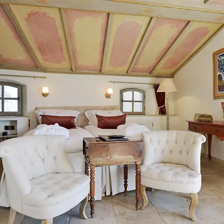 Château Le Cagnard 4*