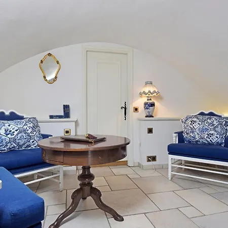 Château Le Cagnard Hotel 4*